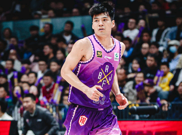 开yun体育网CBA星锐一年齿12位球员当中-Kaiyun·体育「全站」登陆入口官方网站登录入口