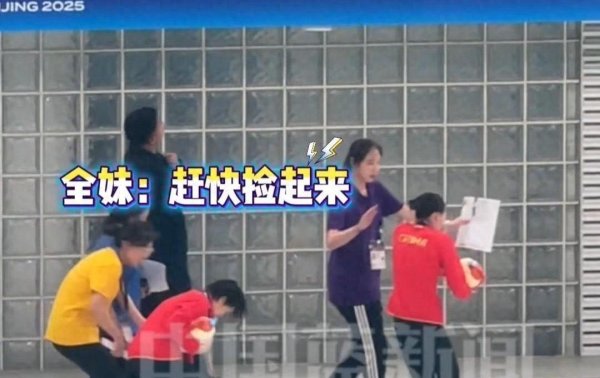 开云体育(中国)官方网站轻拍灰尘又老成整理好搭档的马尾时-Kaiyun·体育「全站」登陆入口官方网站登录入口